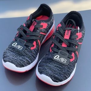 athletic works non slip shoes